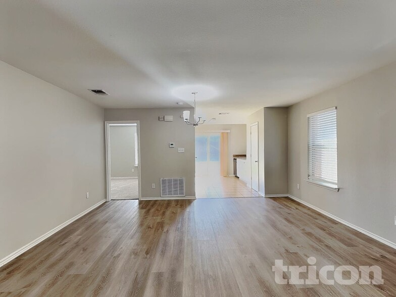 Building Photo - 2726 Candle Ridge Dr