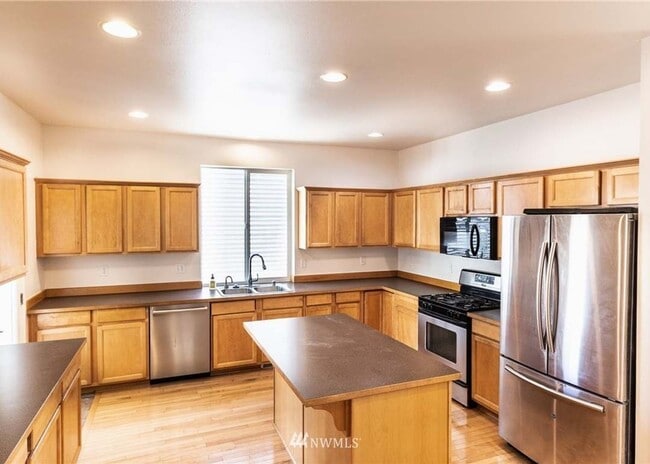 Building Photo - Premier Lake Stevens Living: Top-Rated Schools & Walkable Parks