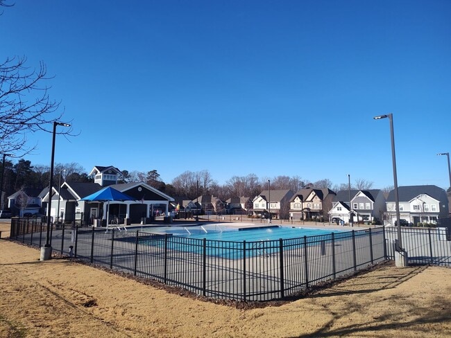 Building Photo - Georgeous 3 bedroom, 2.5 bathroom home located in the Stafford at Longtree community!