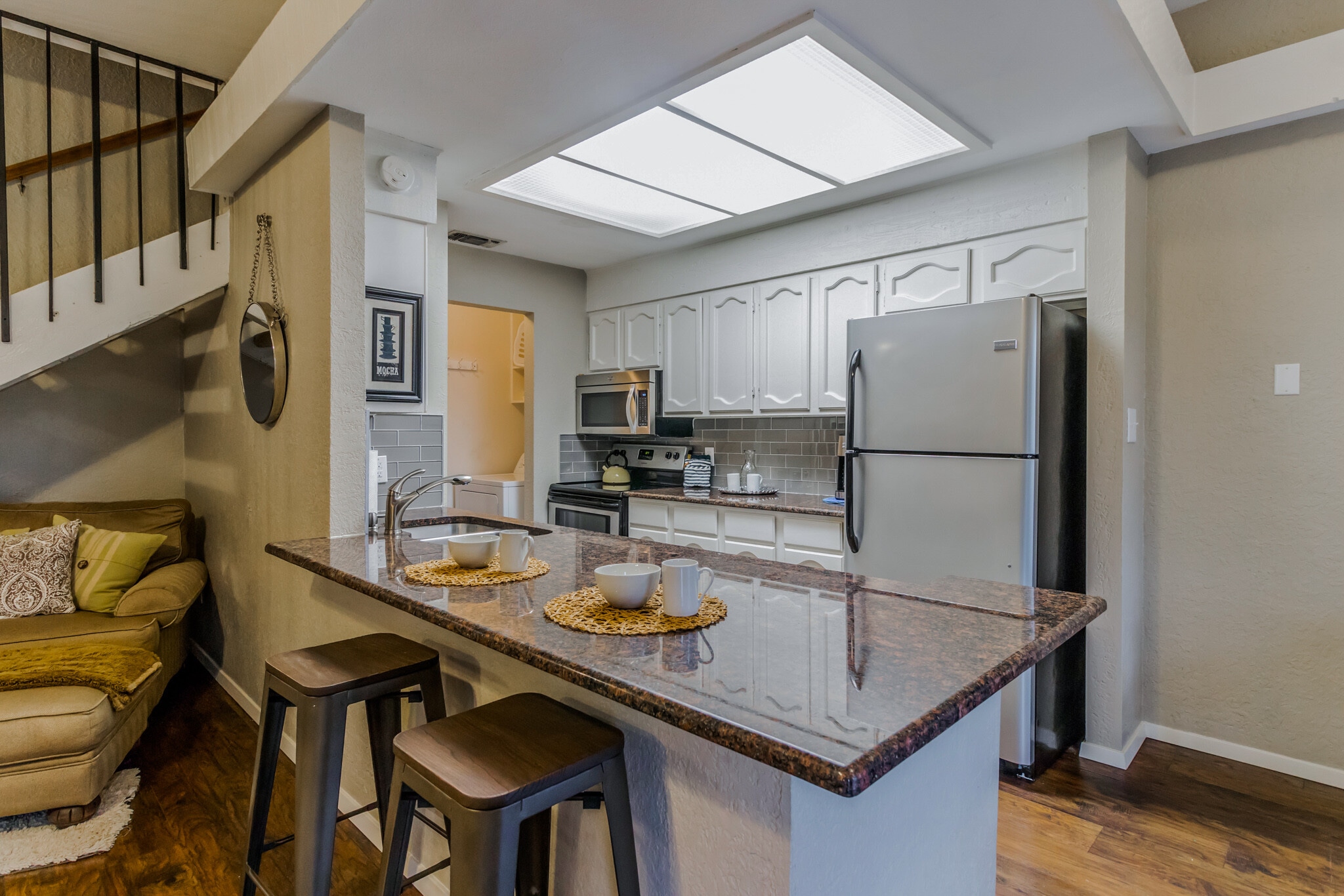 Building Photo - 2008 Jones Rd