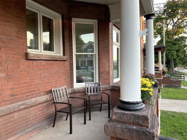 Building Photo - 269 Douglas Ave