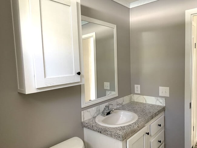 Building Photo - 147 Woodland Dr