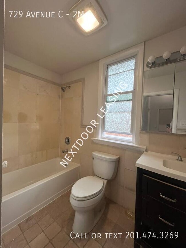 Building Photo - 729 Avenue C