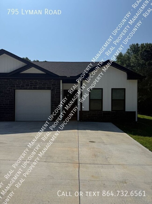 Building Photo - 795 Lyman Rd