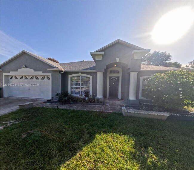 Building Photo - 1834 SW Gemini Ln