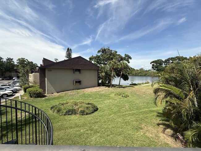 Building Photo - 785 S Village Dr