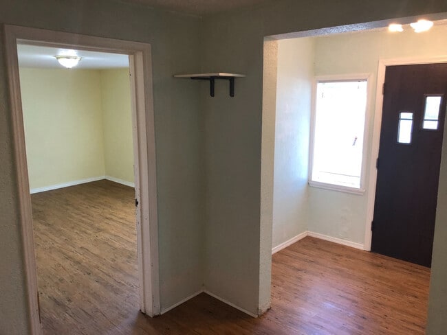 Building Photo - 1506 Ivory St