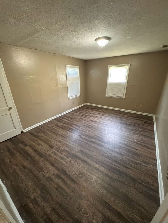 Building Photo - 1604 Echles St