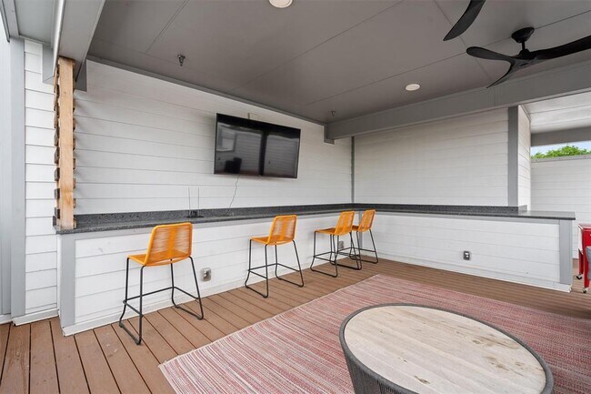 Building Photo - 2220 Webberville Rd