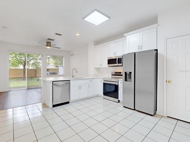 Building Photo - 7627 Long Island Dr