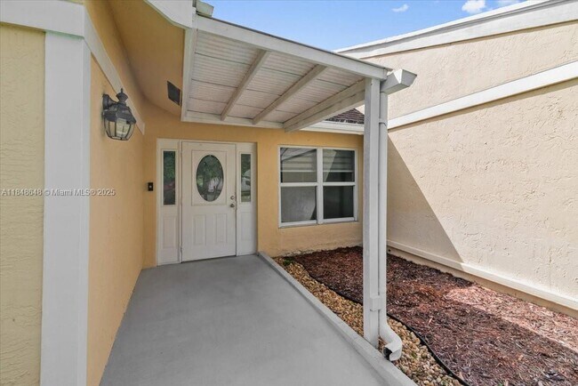 Building Photo - 8920 Crescent Dr