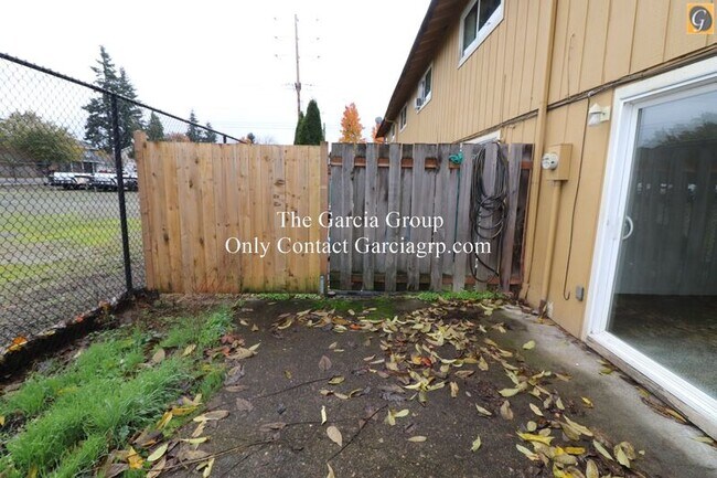 Building Photo - 581 Holmes Ln