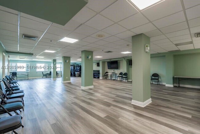 Building Photo - 1201 S Ocean Dr