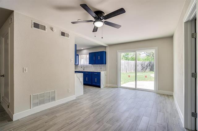 Building Photo - 626 W Arawe Cir