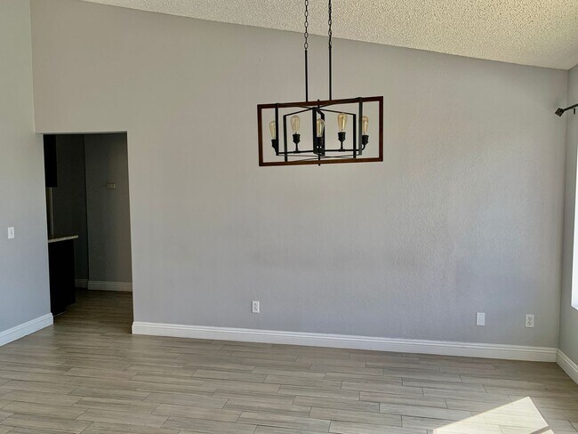 Building Photo - Nice Single Story Home