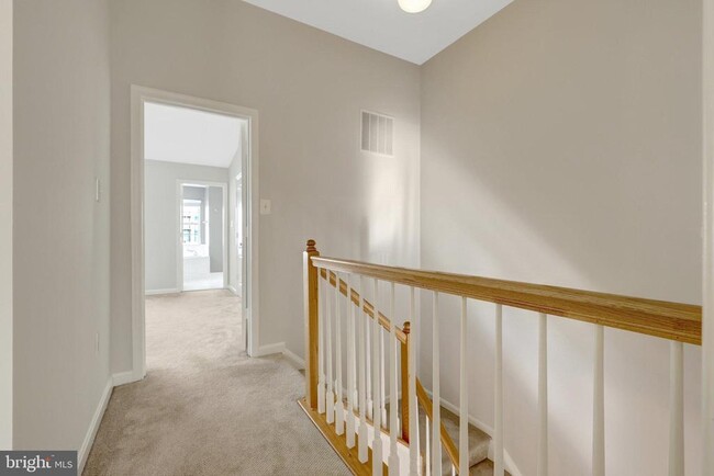 Building Photo - 12913 Wood Cres Cir