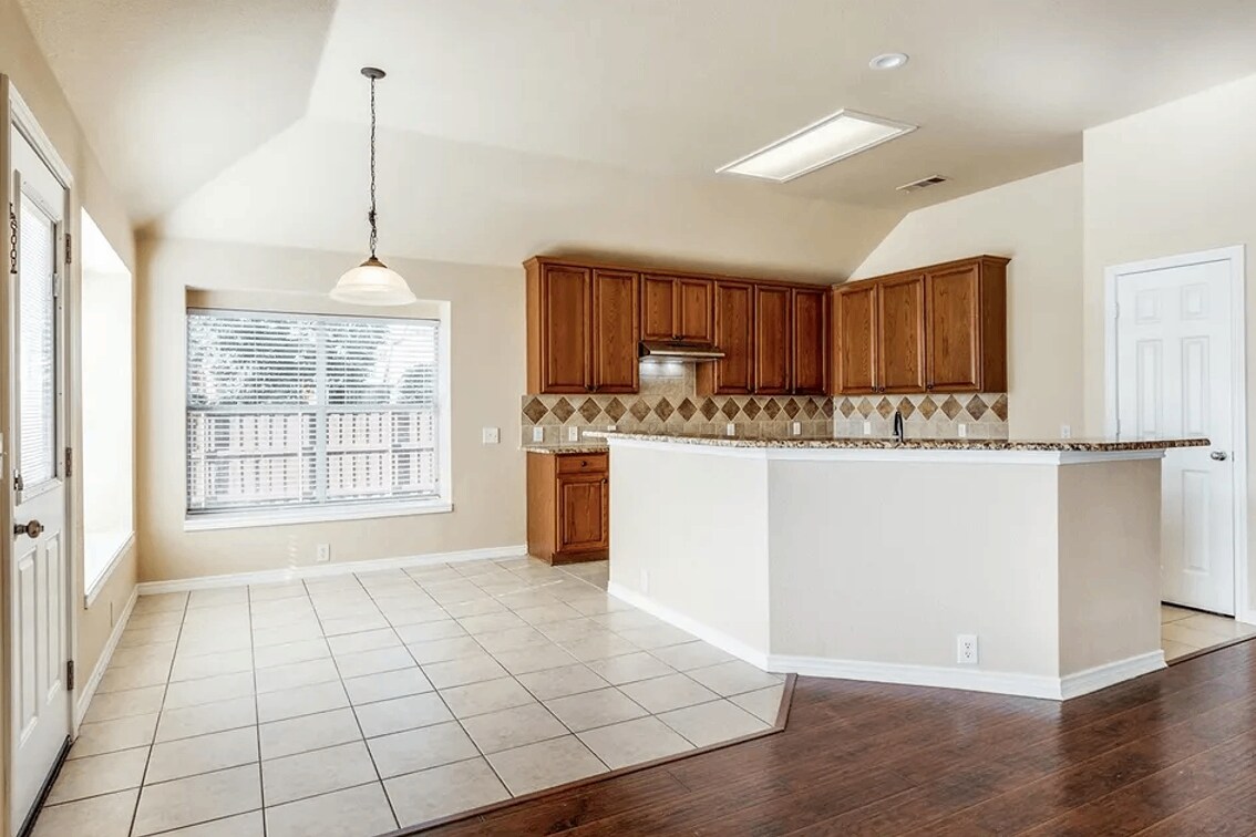 Building Photo - 11431 Wovenedge Ct