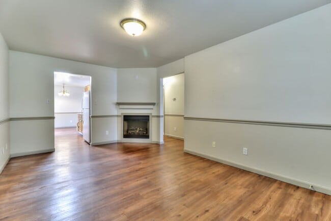 Building Photo - Spacious 3 bedroom, 1 bath home in Urbana ...