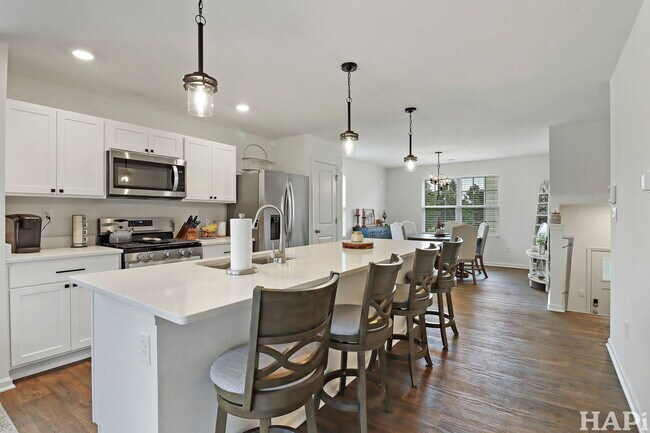 Building Photo - 6740 Linden Trl
