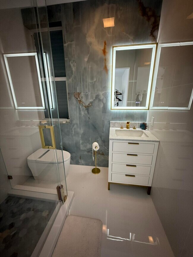 Building Photo - 17311 Bermuda Village Dr