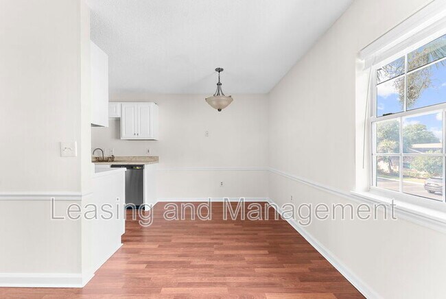 Building Photo - 201 Oakmont Ave