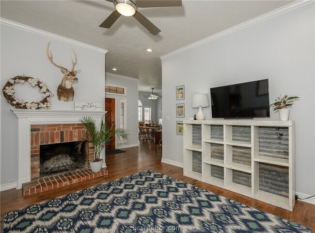 Building Photo - 2905 Aztec Ct
