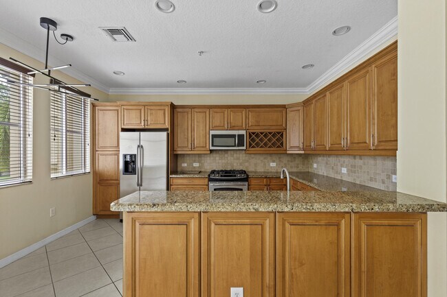 Building Photo - 2900 NW 125th Ave