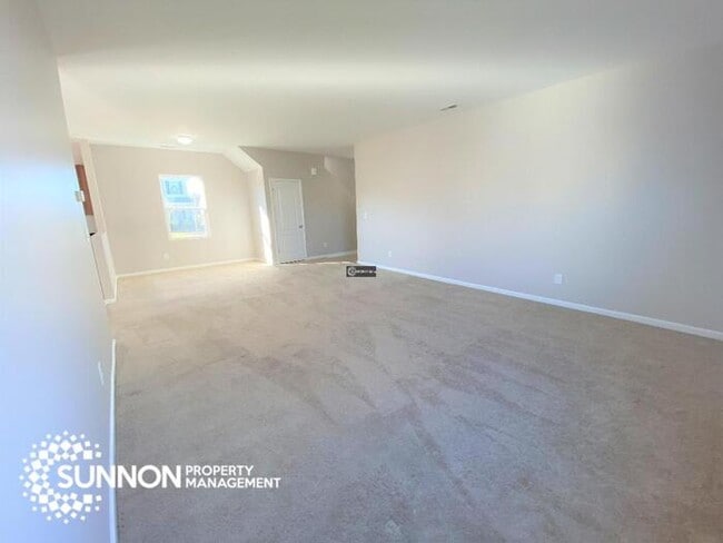 Building Photo - Charming 4 Bed, 3 Bath Home Corner Lot in Indian Trail!