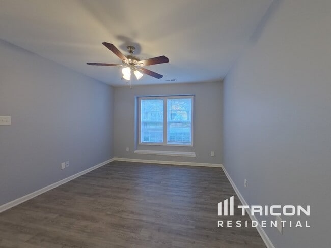 Building Photo - 10429 Hugue Way