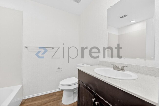 Building Photo - 900 Wildflower St