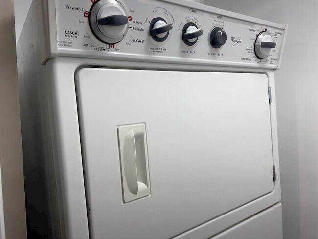 Building Photo - 253 NE 2nd St