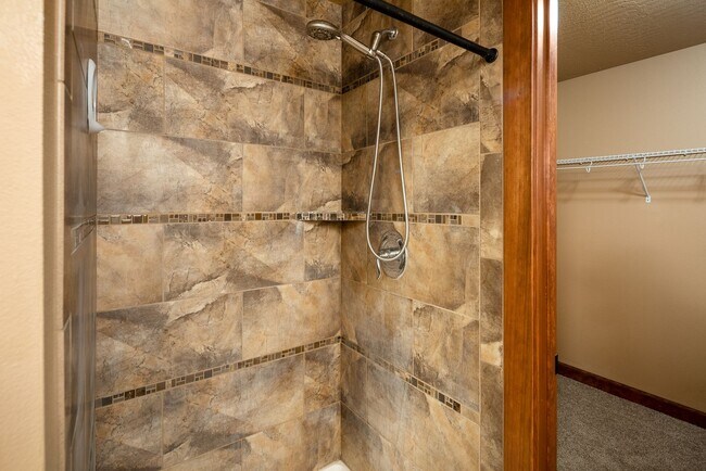 Building Photo - Great Location, Single Family Home, CDA, Pet Friendly