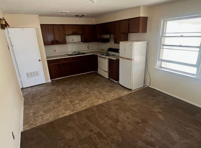 Building Photo - Brick Home in Quiet Cul-de-sac