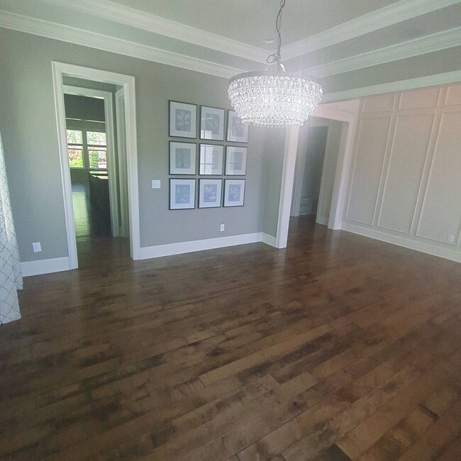 Building Photo - Beautiful 5 bed 4.5 bath in Holly Springs!
