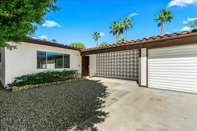 Building Photo - 1184 E Pajaro Rd