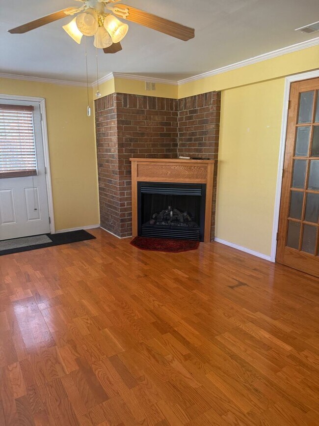 Building Photo - 706 Tibet Ave