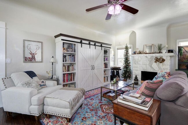 Building Photo - Beautifully Renovated 5 Bedroom Midtown Home