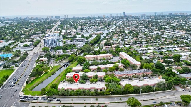 Building Photo - 136 S Cypress Rd