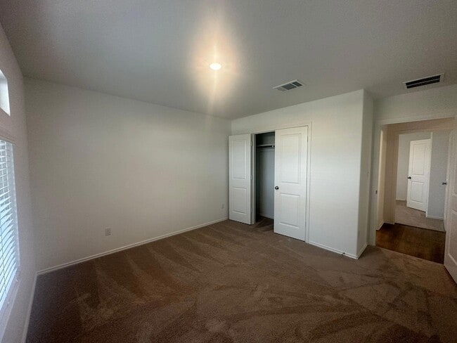 Building Photo - 167 Jeffers