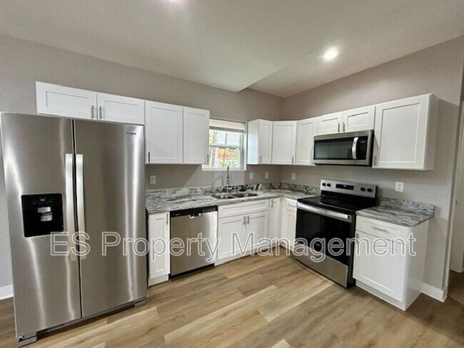 Building Photo - 321 N Kealing Ave