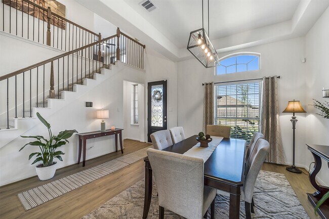 Building Photo - 31419 Elmgrove Knl Dr