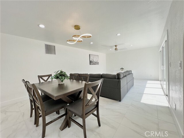 Building Photo - 445 E San Rafael Dr