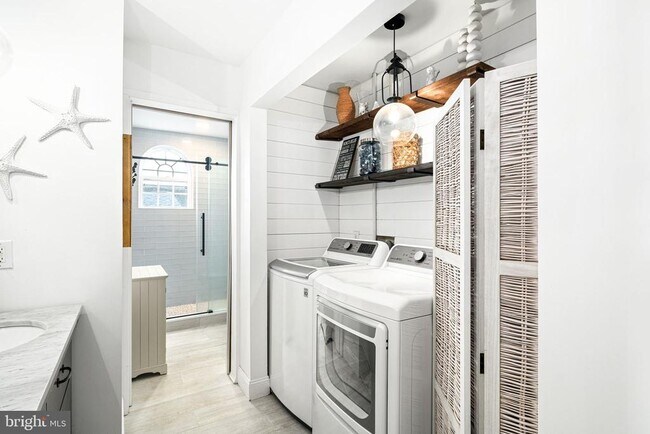 Building Photo - 536 W Montgomery Ave