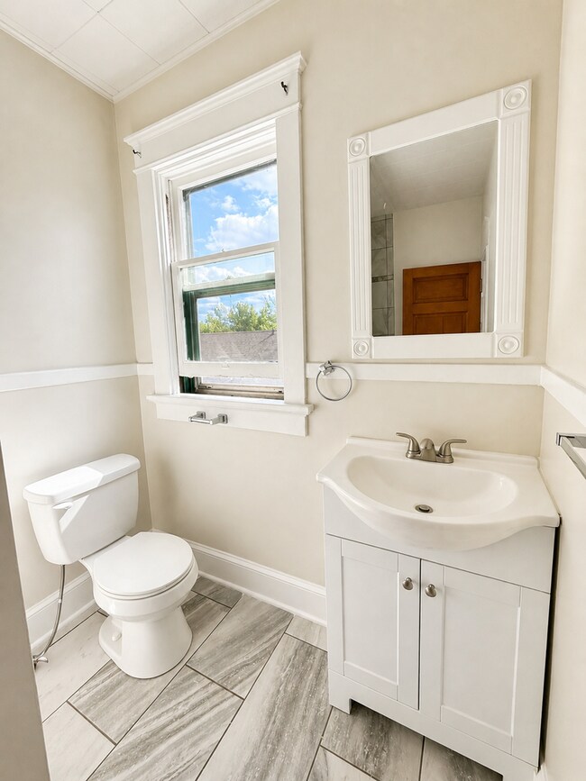 Building Photo - Refined Living in the Heart of Pueblo 25% OFF FIRST MONTH'S RENT