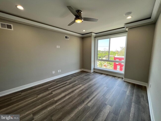 Building Photo - 1505 S 49th St