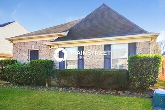 Building Photo - 3 Bedroom Pet-Friendly Home in Cordova, TN with Main Street Renewal