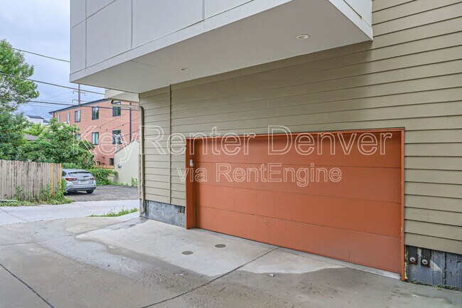 Building Photo - 1212 N Perry St