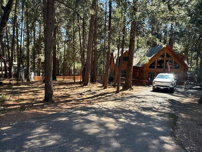 Building Photo - 6072 Guilford Cir