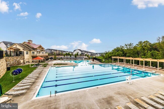Building Photo - 6110 Stonecat Ct