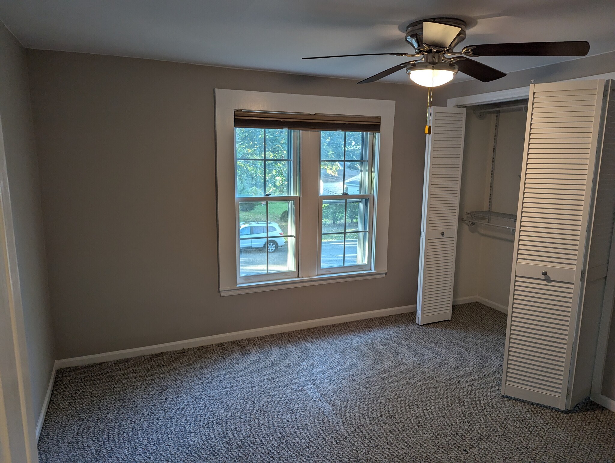 Bedroom view from door - 724 Hamilton Ave